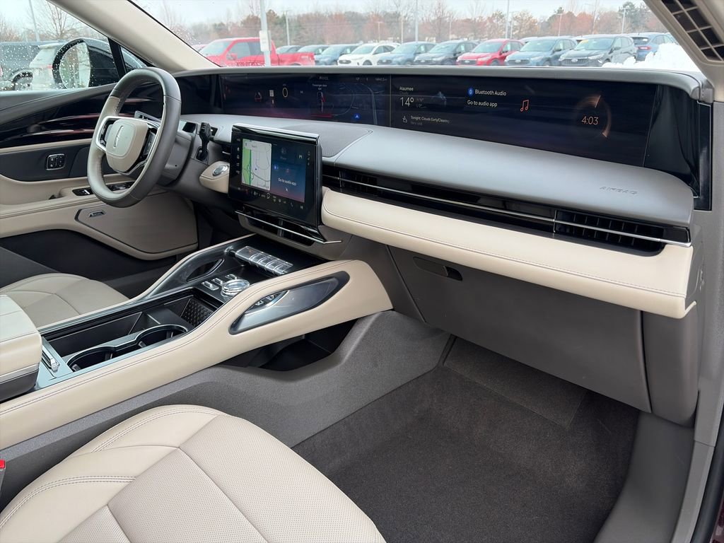 Used 2025 Lincoln Nautilus Premier w/ Equipment Group 102A image 11