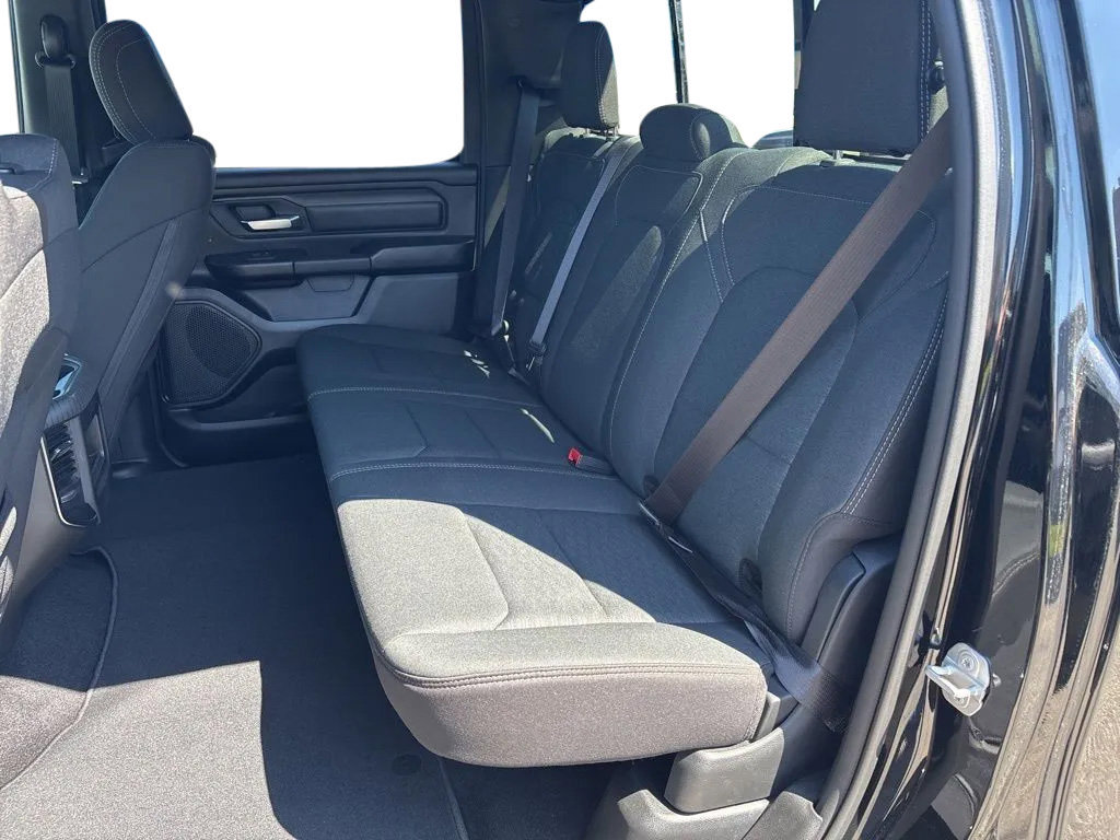 New 2026 RAM 1500 Express AWD/4WD image 27