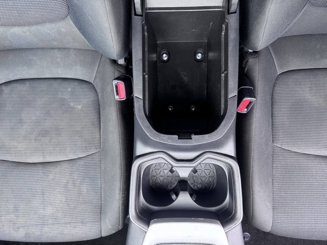 Used 2020 Toyota RAV4 LE FWD image 18