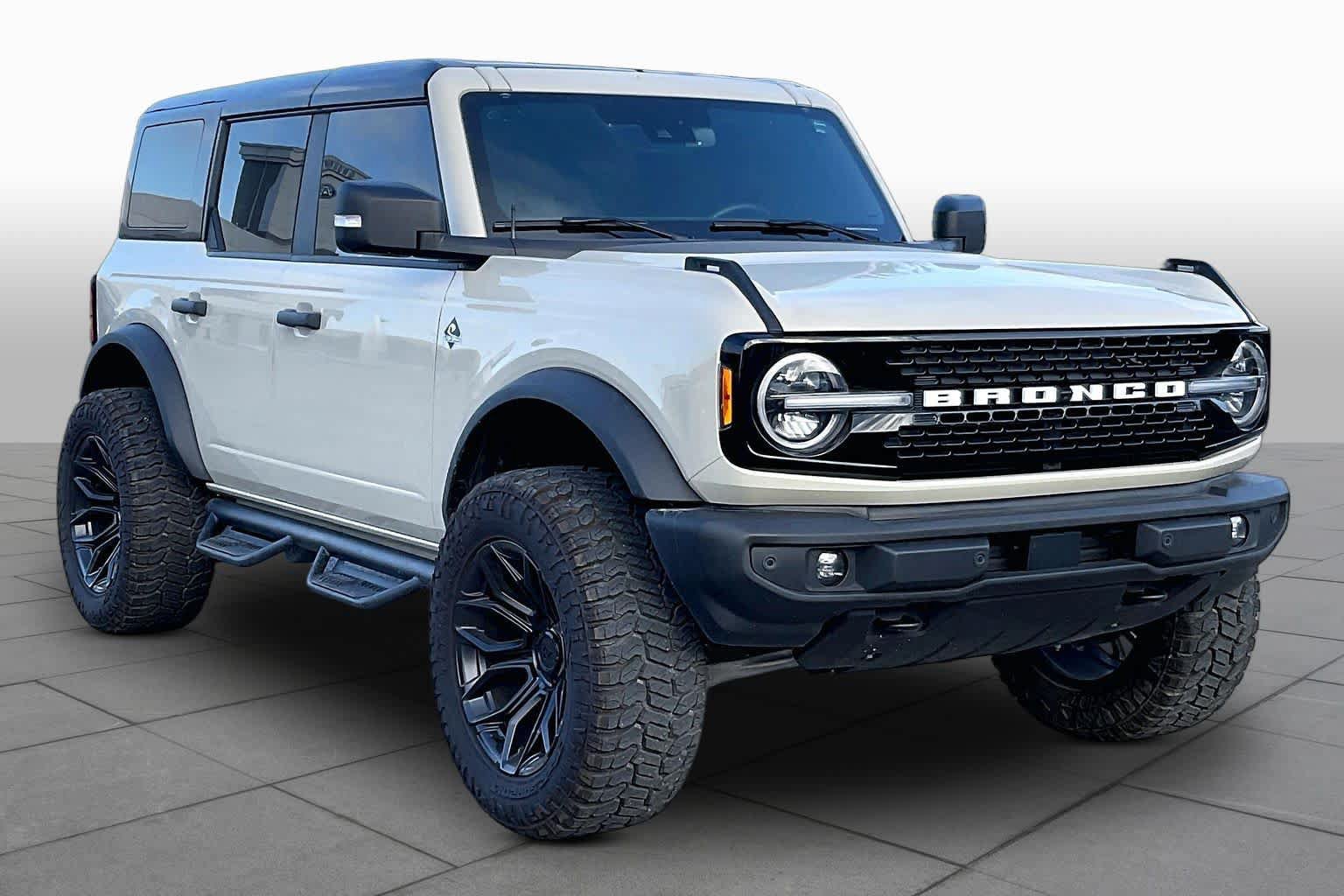 Certified 2025 Ford Bronco Outer Banks AWD/4WD image 3