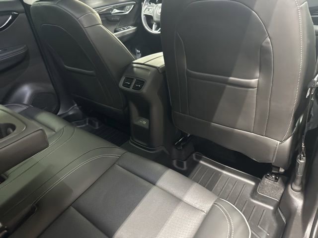 Used 2022 Buick Envision Essence w/ Safety Package image 43