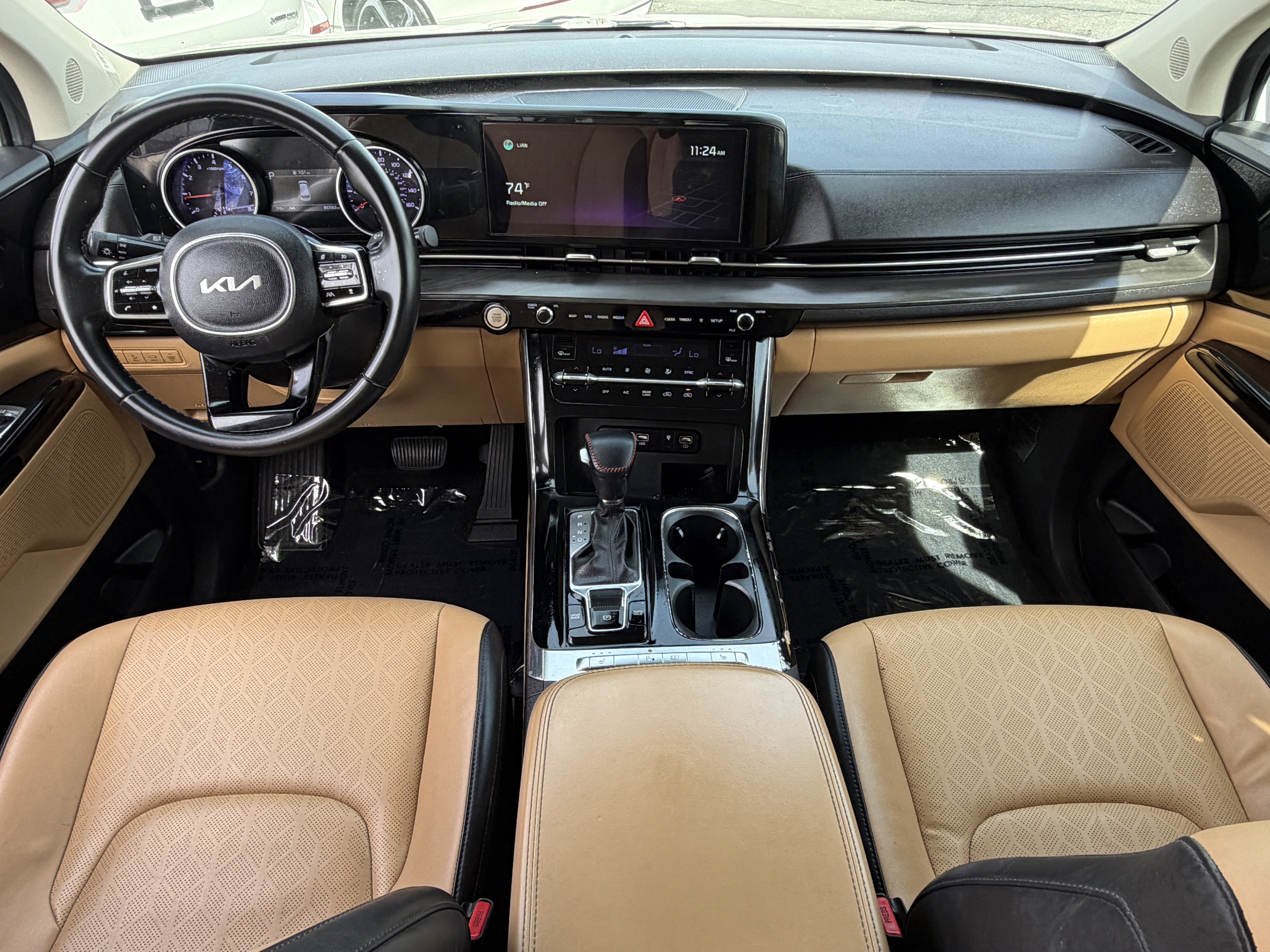 Used 2022 Kia Carnival EX image 26