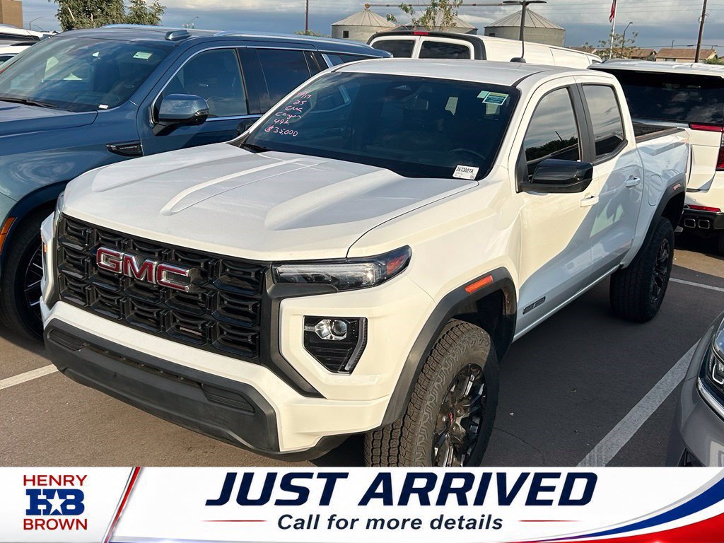 Used 2025 GMC Canyon Elevation RWD image 1