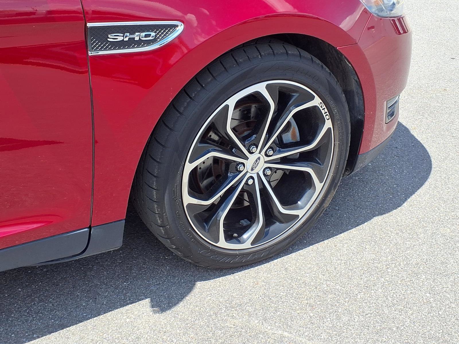Used 2017 Ford Taurus SHO AWD/4WD image 28