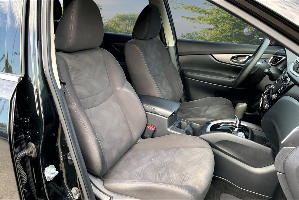 Used 2016 Nissan Rogue S FWD image 28