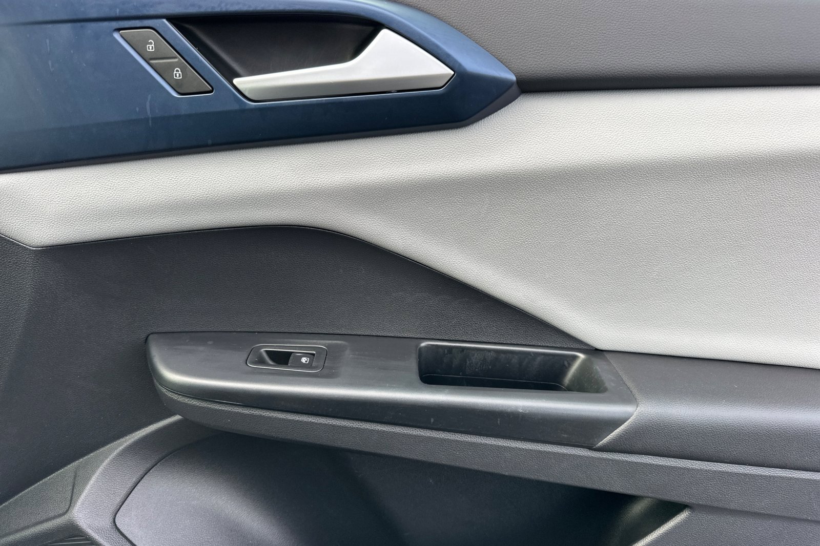 Used 2022 Volkswagen Taos SE image 19