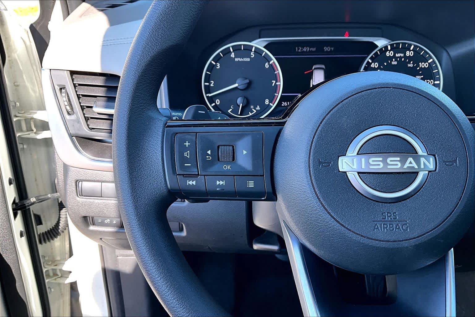 Certified 2023 Nissan Rogue SV FWD image 23
