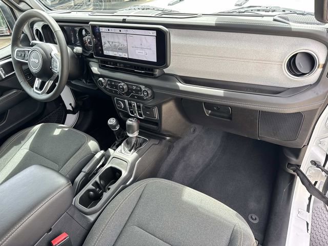 Used 2024 Jeep Wrangler Unlimited Sahara AWD/4WD image 18