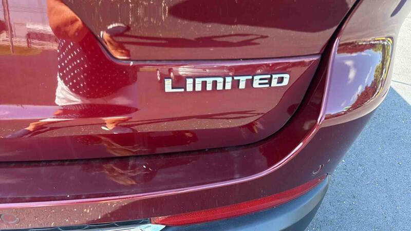 Used 2021 Jeep Grand Cherokee L Limited AWD/4WD image 16