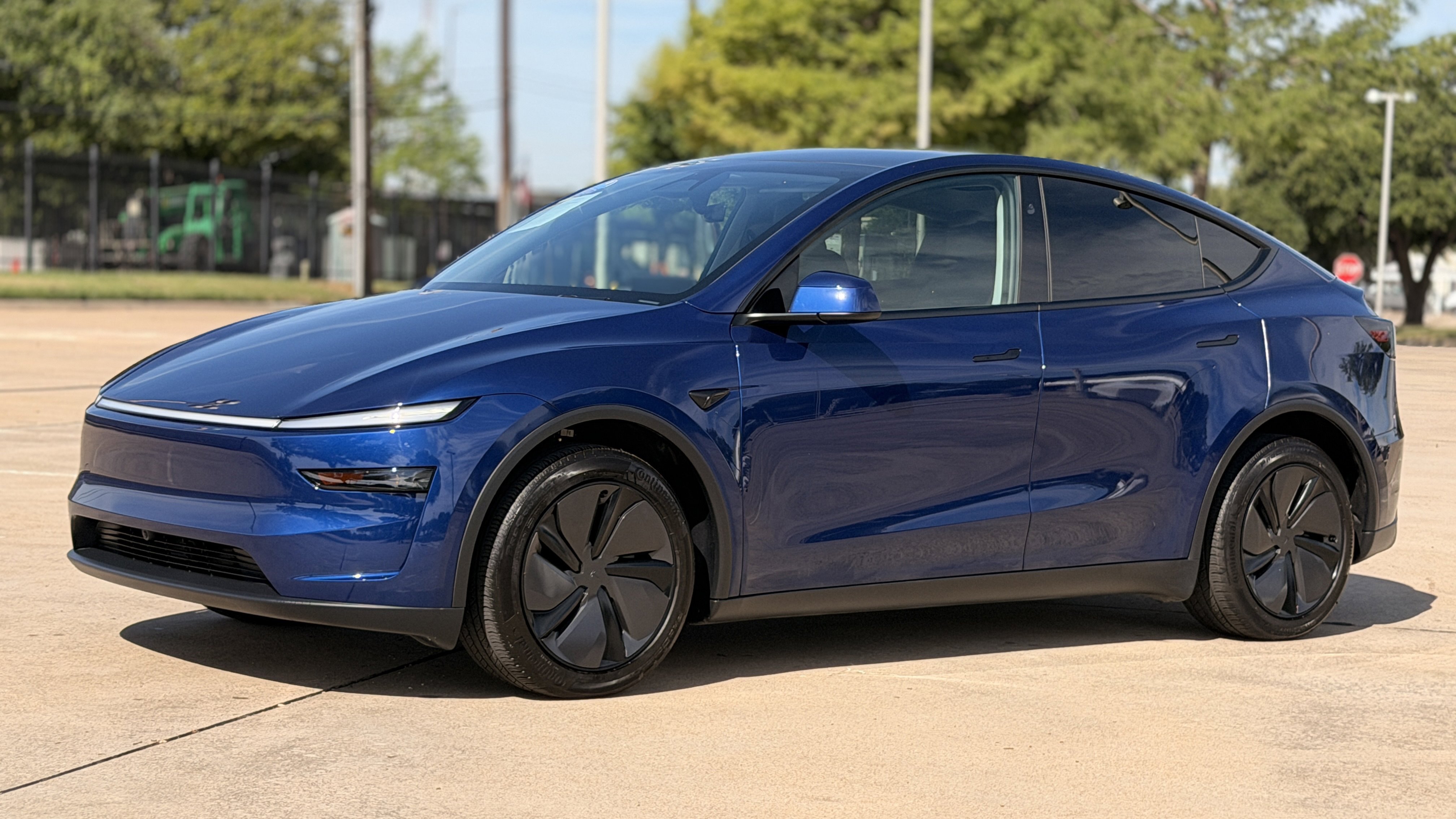 Used 2026 Tesla Model Y Long Range AWD/4WD image 3