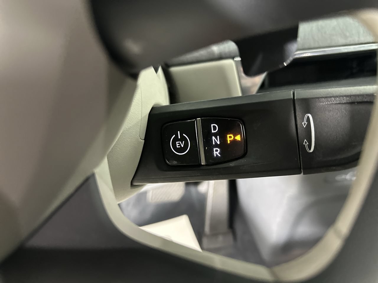 Certified 2024 Kia EV9 Land w/ Towing Package AWD/4WD image 8