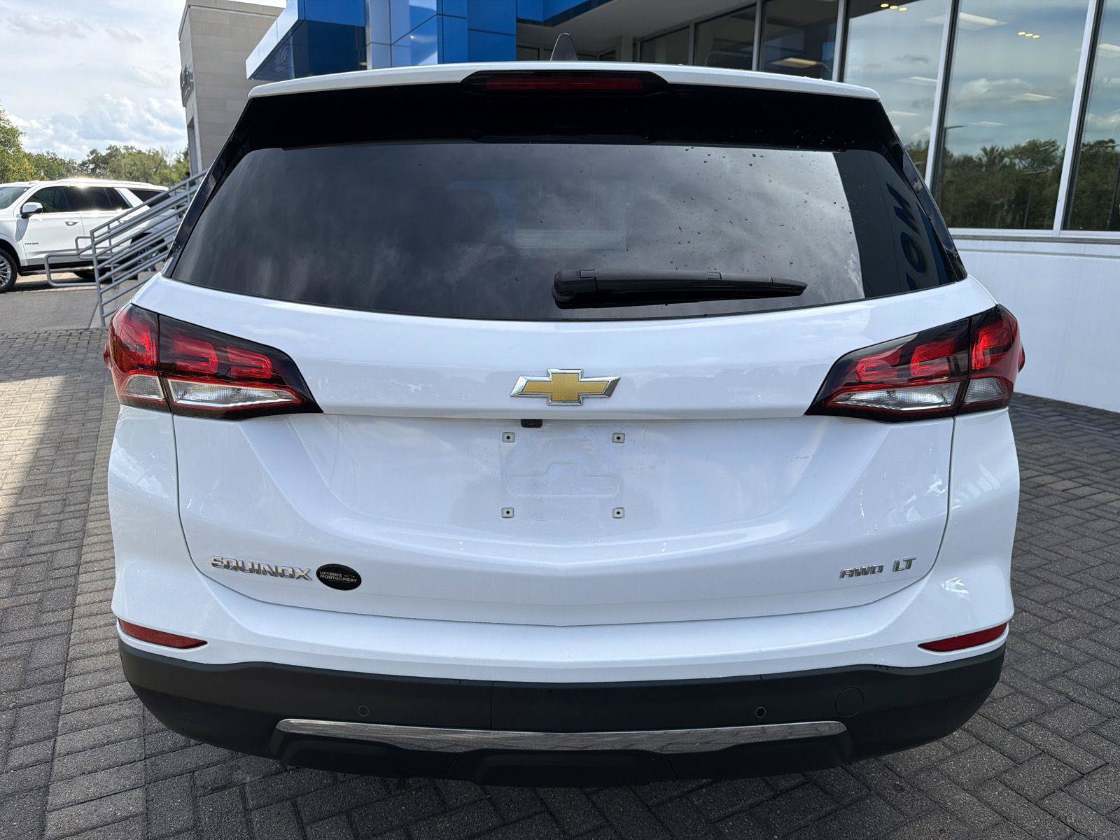 Used 2023 Chevrolet Equinox LT AWD/4WD image 4
