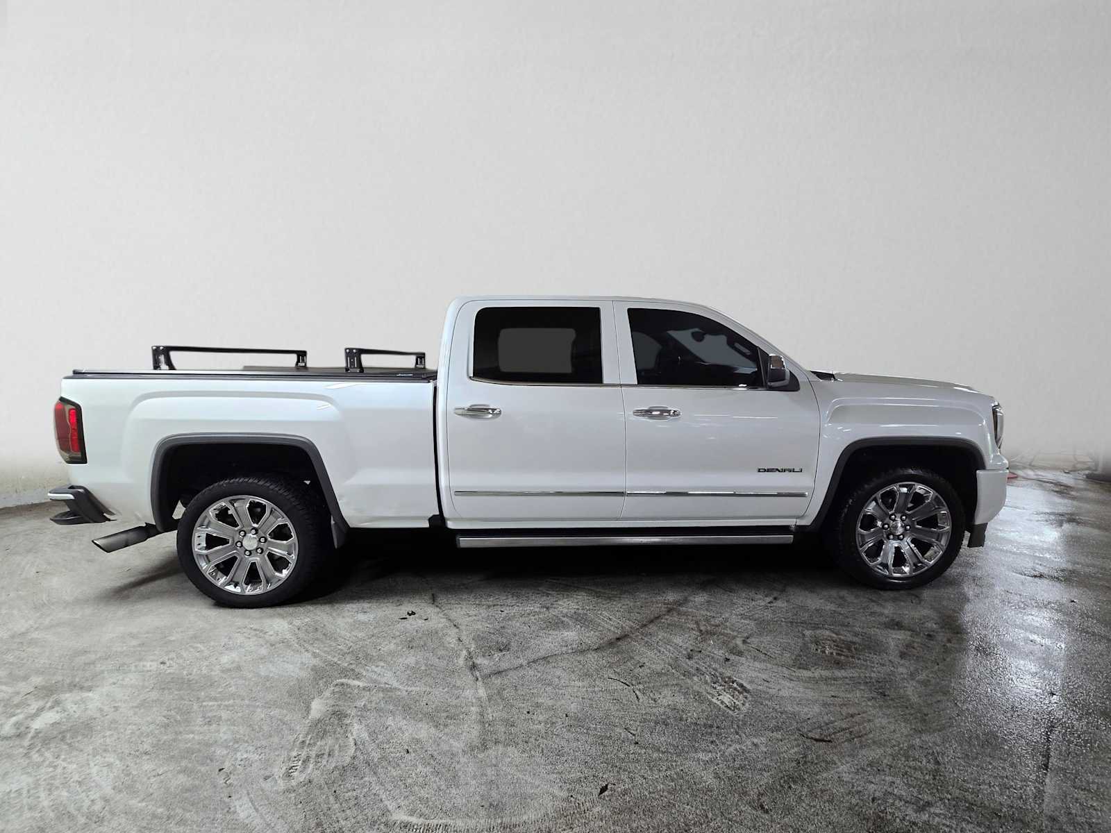 Used 2017 GMC Sierra 1500 Denali w/ Denali Ultimate Package AWD/4WD image 2