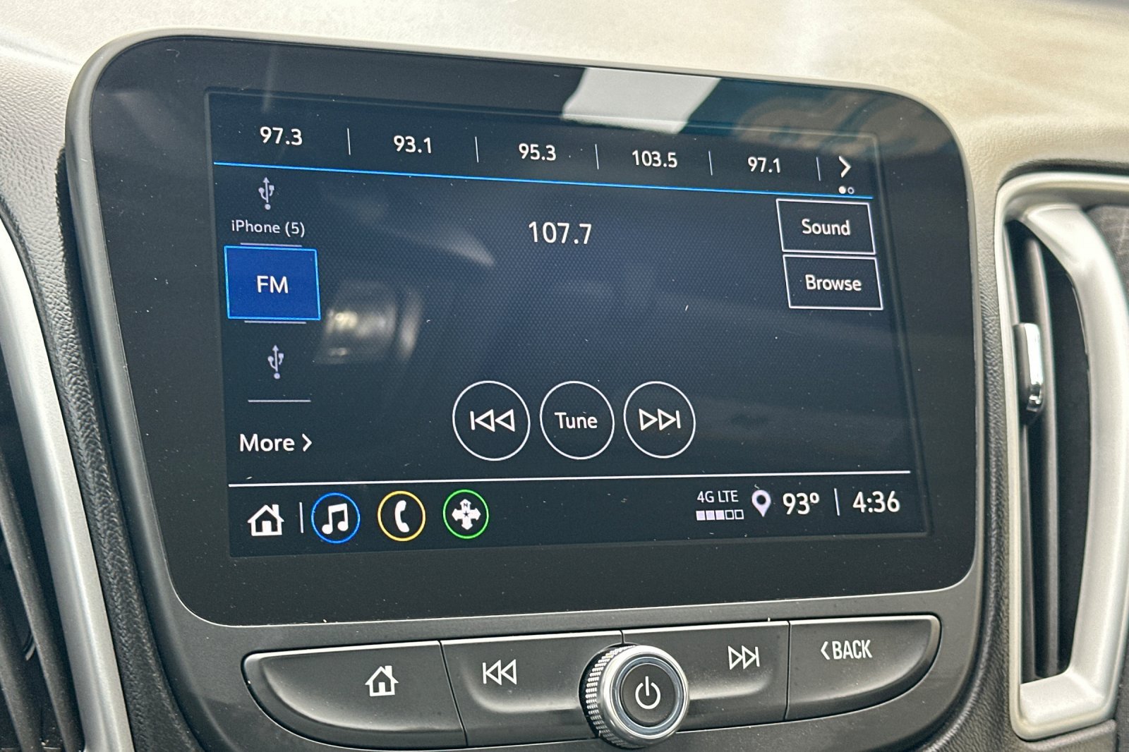 Used 2025 Chevrolet Malibu RS FWD image 17
