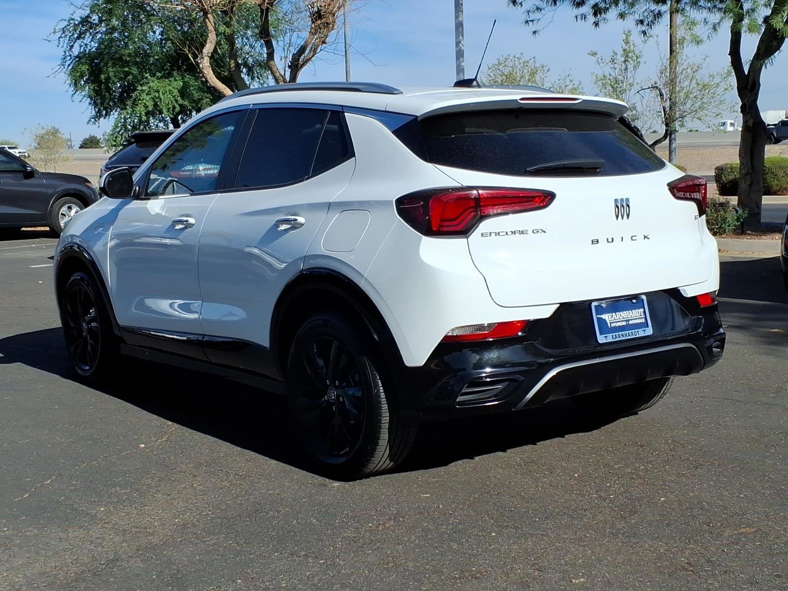 Used 2024 Buick Encore GX Sport Touring FWD image 3