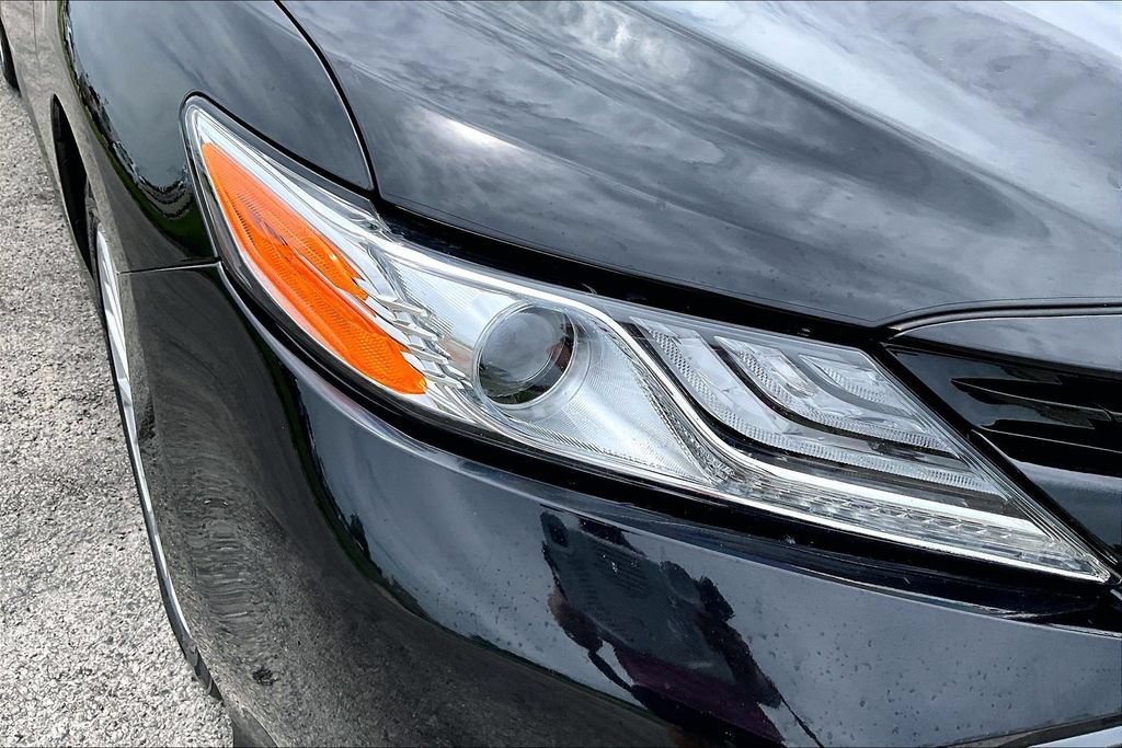 Used 2020 Toyota Camry XLE w/ Sunroof Package FWD image 27