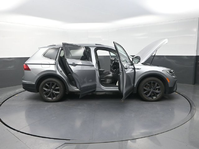 Used 2023 Volkswagen Tiguan SE FWD image 46