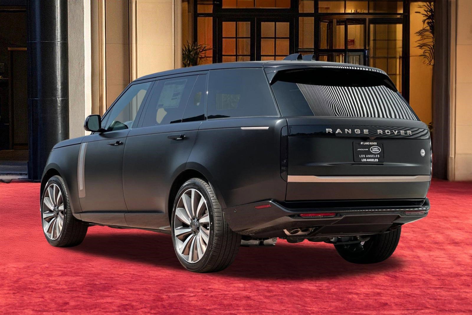 New 2026 Land Rover Range Rover SV AWD/4WD image 3