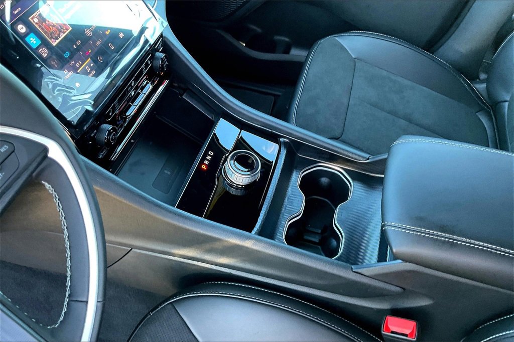 New 2025 Jeep Grand Cherokee Altitude image 8