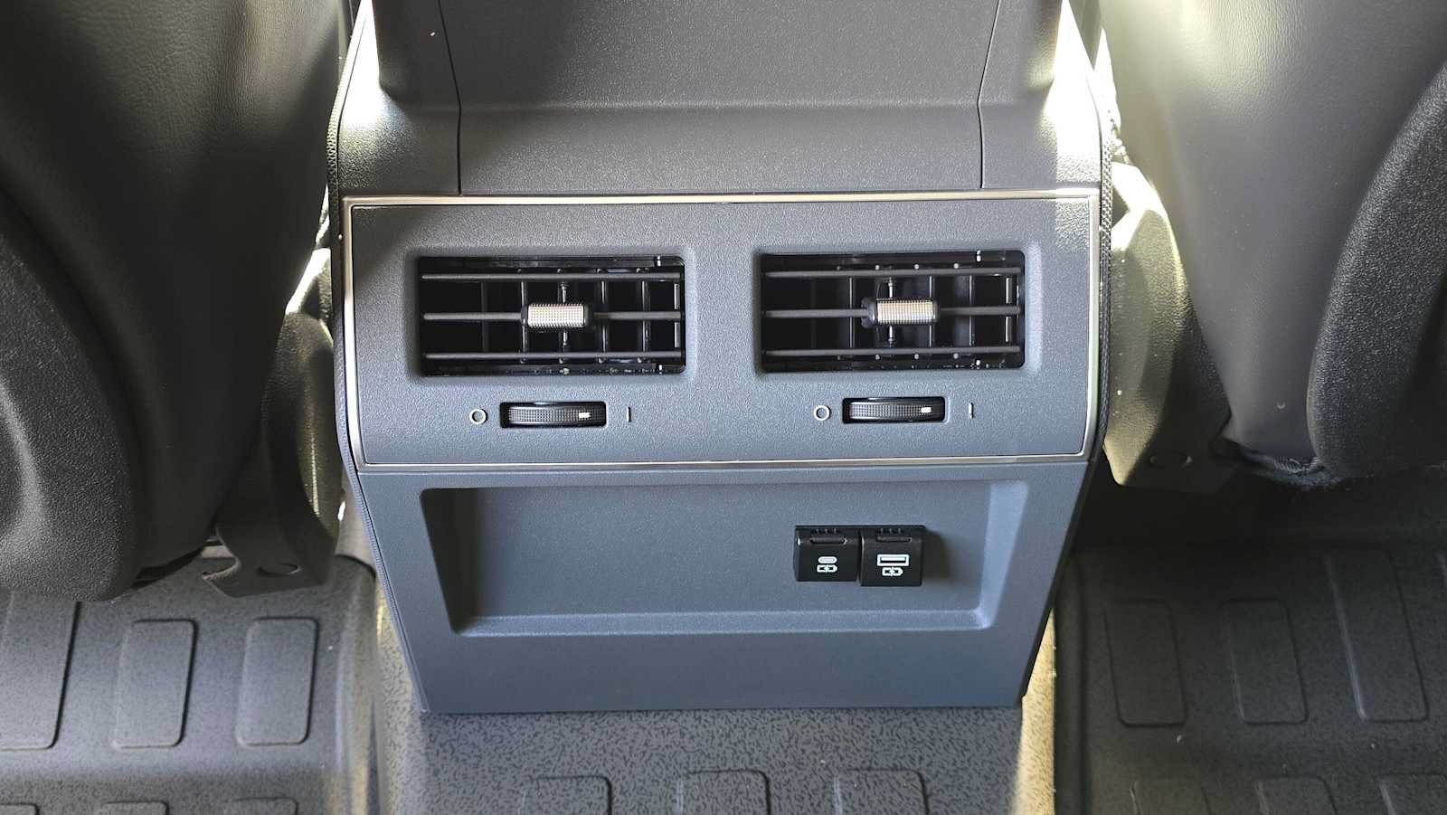 Used 2024 INEOS Grenadier AWD/4WD image 18