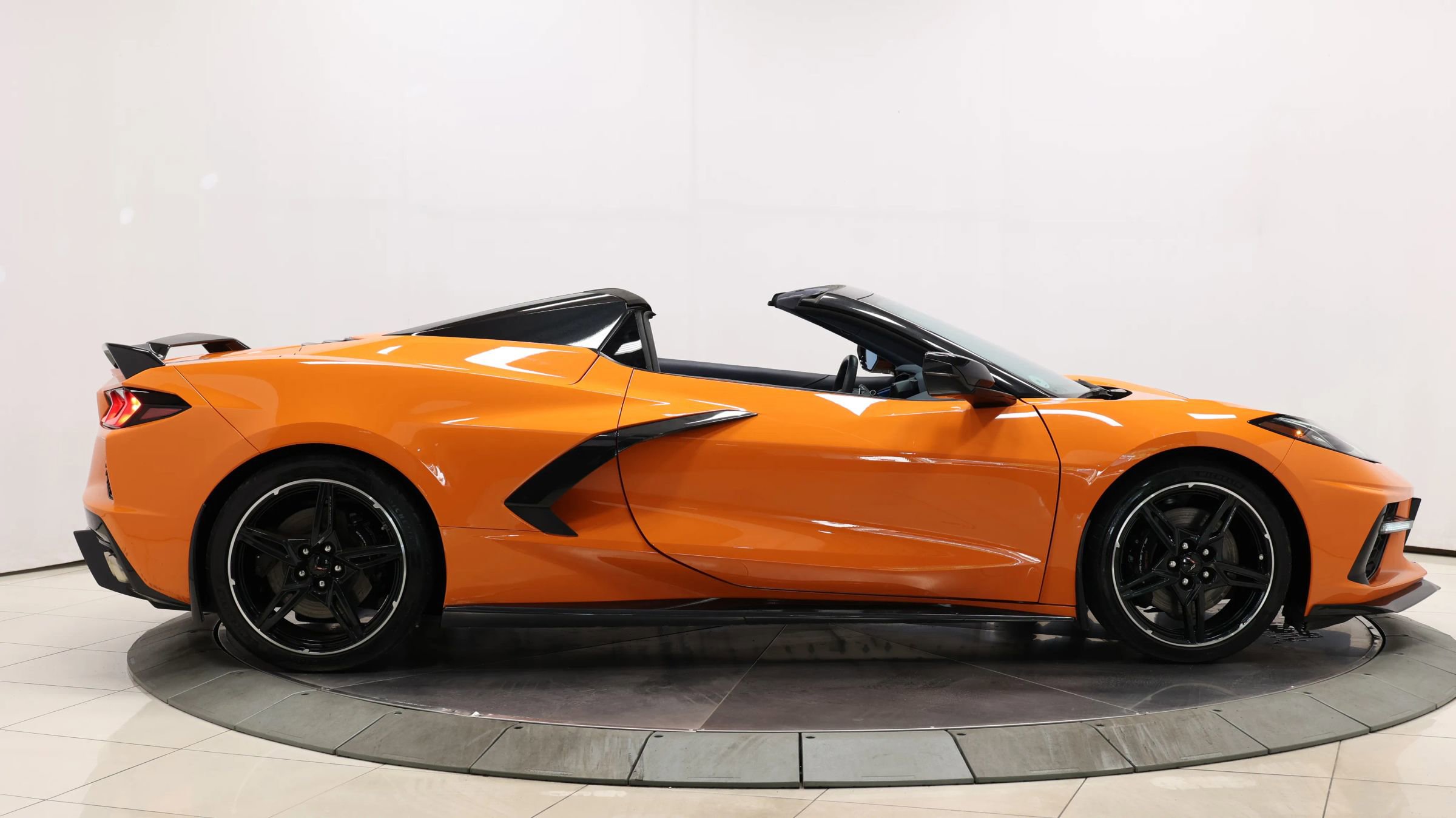 Used 2022 Chevrolet Corvette Stingray Premium Conv w/ Z51 Performance Package image 76