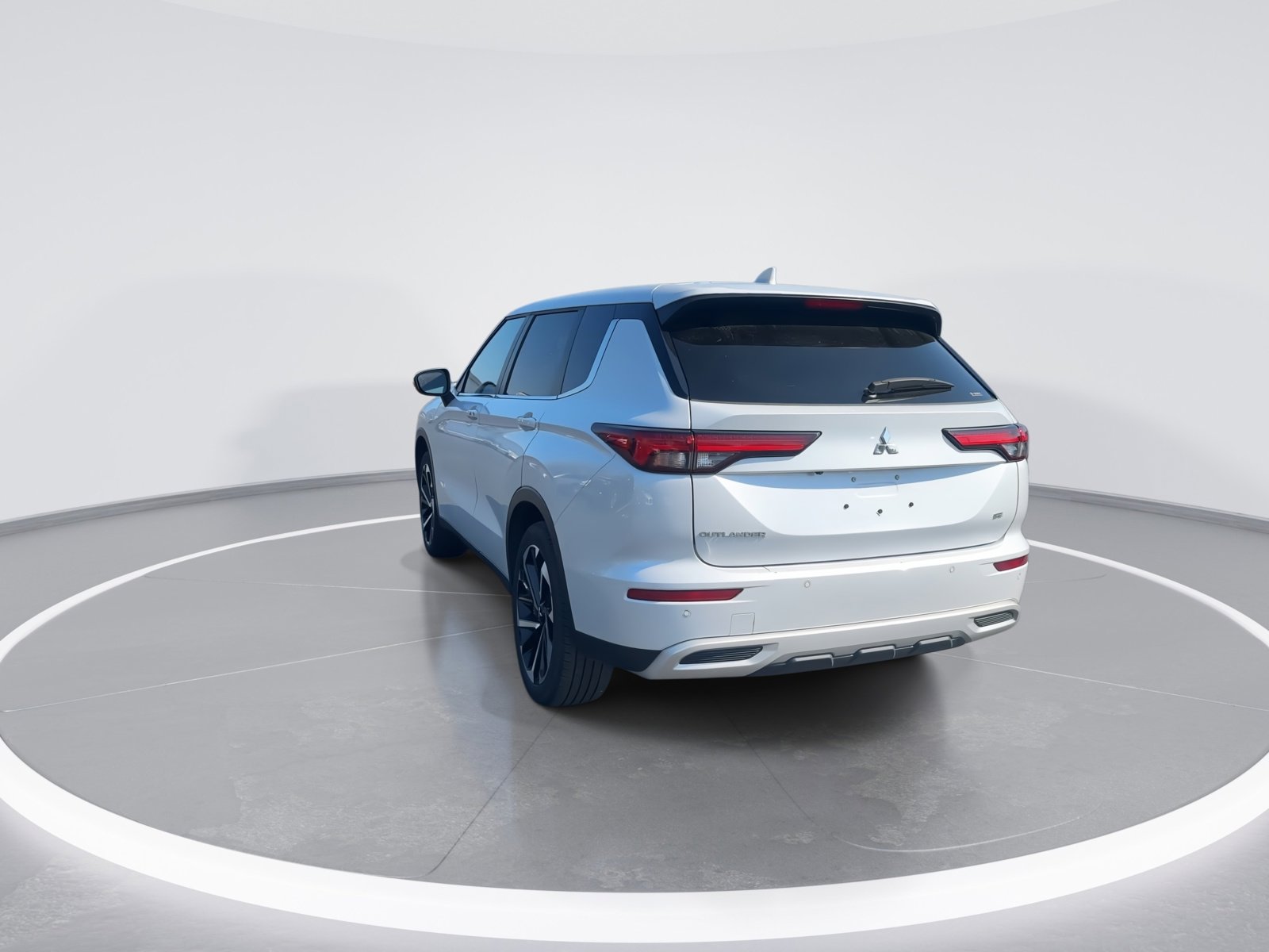 Used 2024 Mitsubishi Outlander SE Black Edition image 8