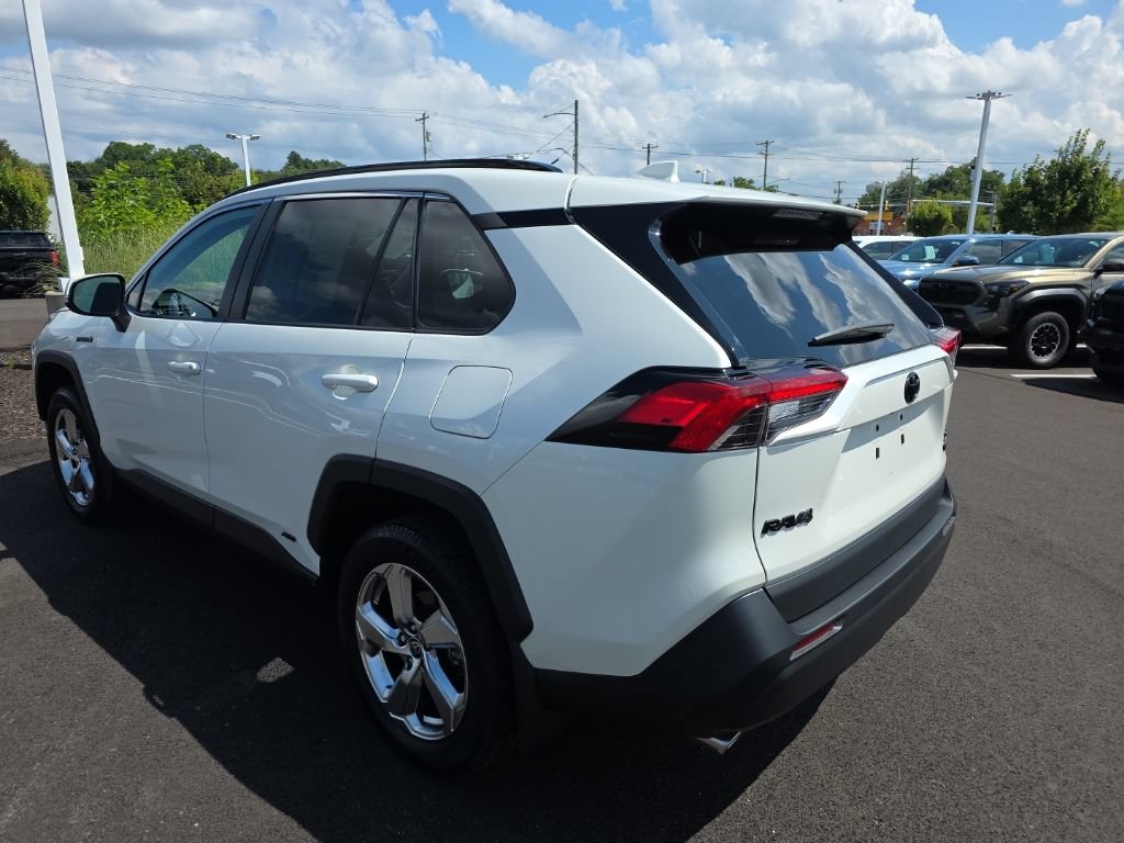 Certified 2021 Toyota RAV4 XLE Premium AWD/4WD image 4