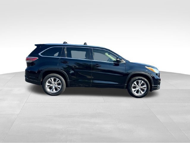 Used 2014 Toyota Highlander XLE FWD image 6