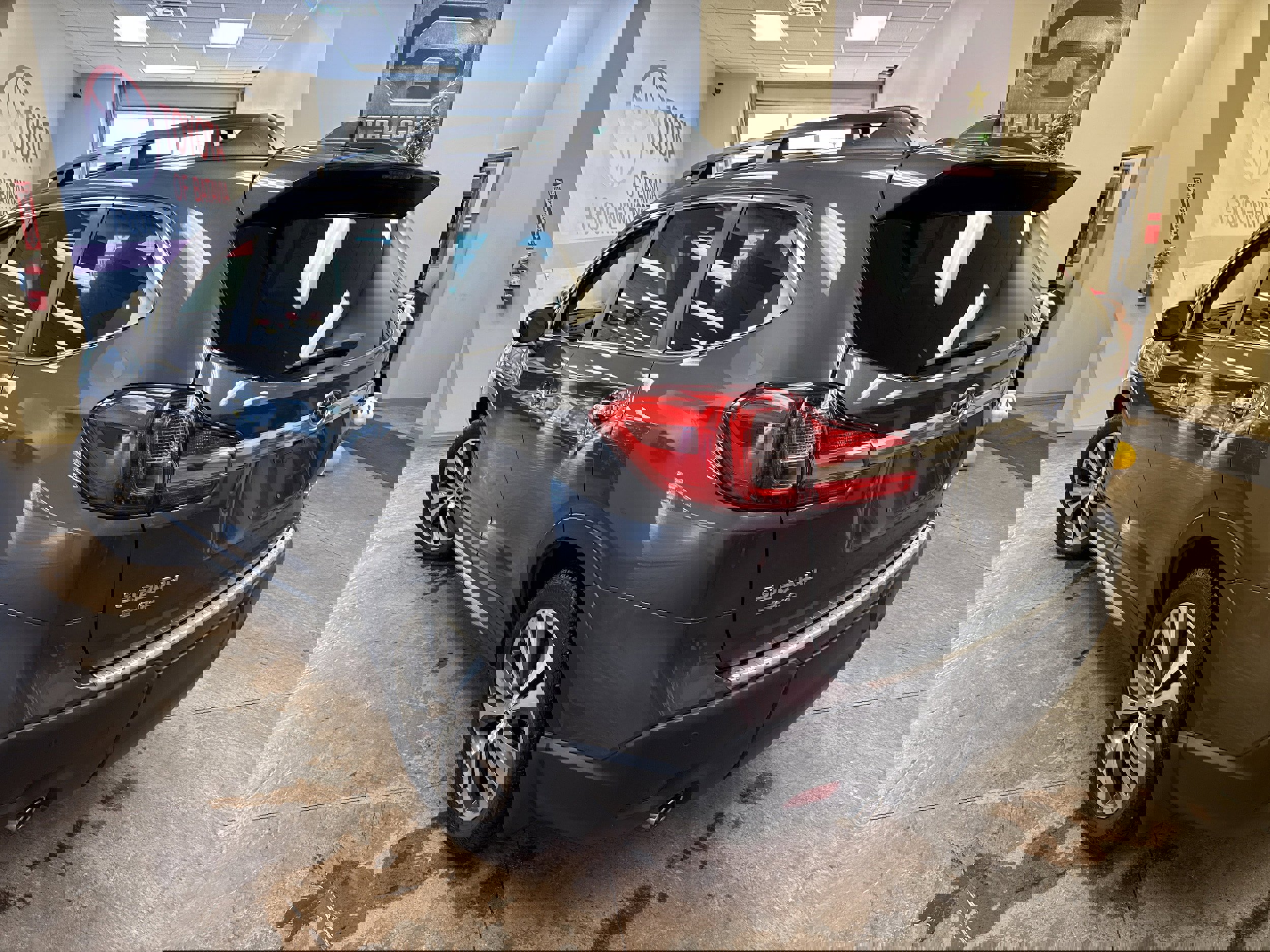 Used 2022 Subaru Ascent Touring w/ Popular Package #2A image 12