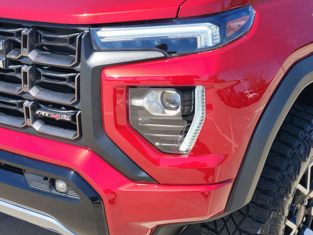 Used 2024 GMC Canyon AT4X AWD/4WD image 10