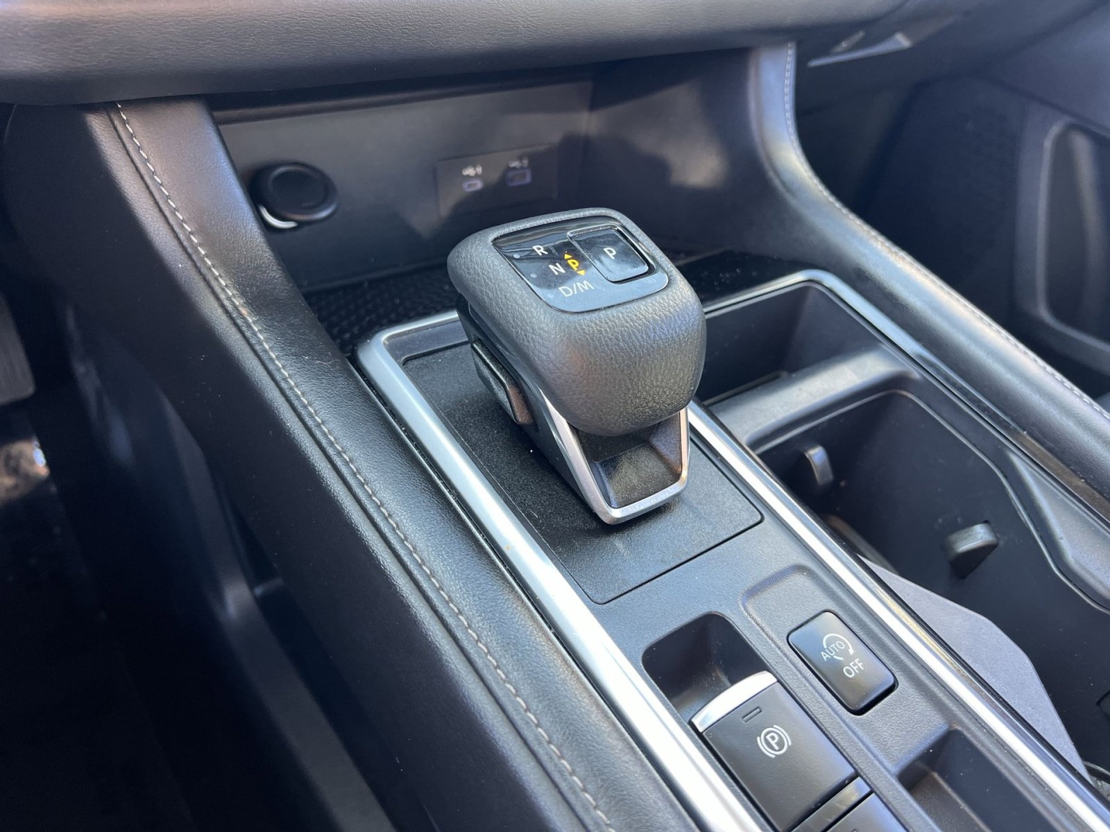 Used 2024 Nissan Pathfinder SV FWD image 29
