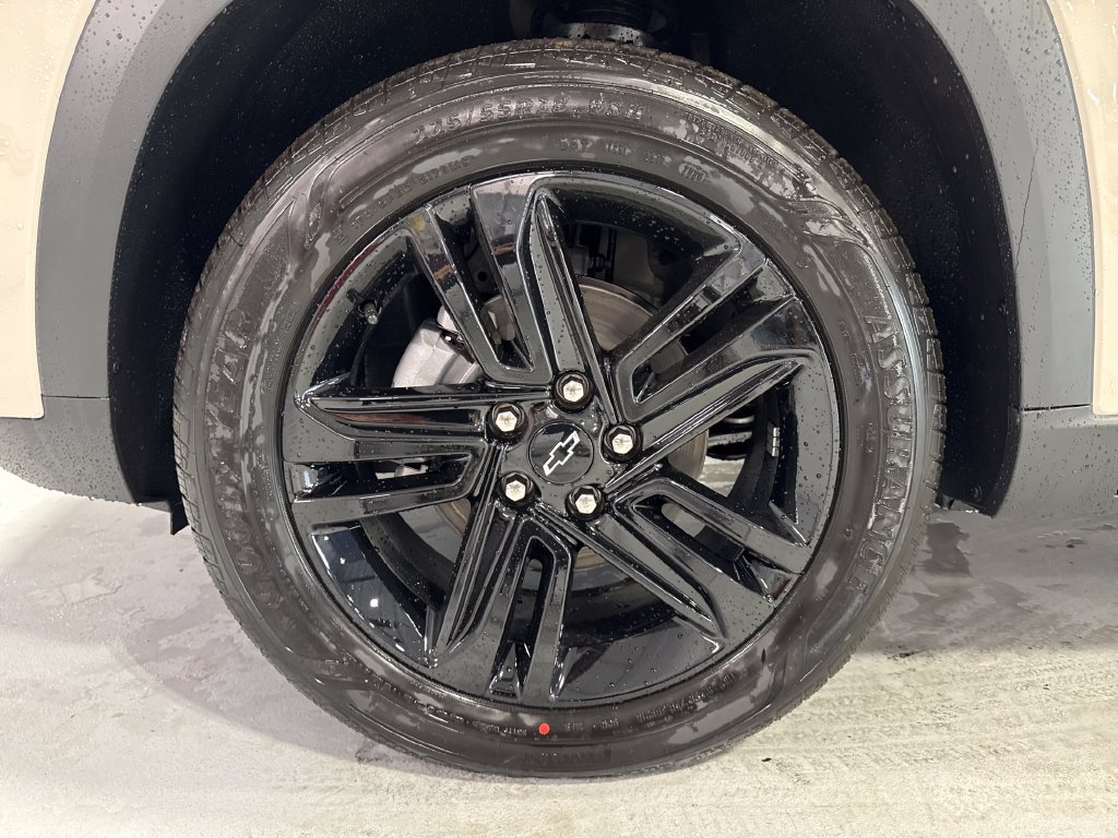 New 2026 Chevrolet Trax ACTIV w/ Sunroof Package FWD image 40