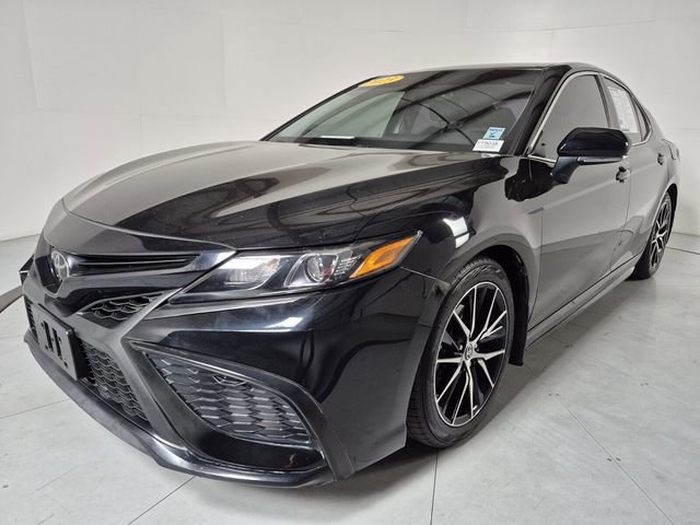 Used 2023 Toyota Camry SE w/ Convenience Package FWD image 1