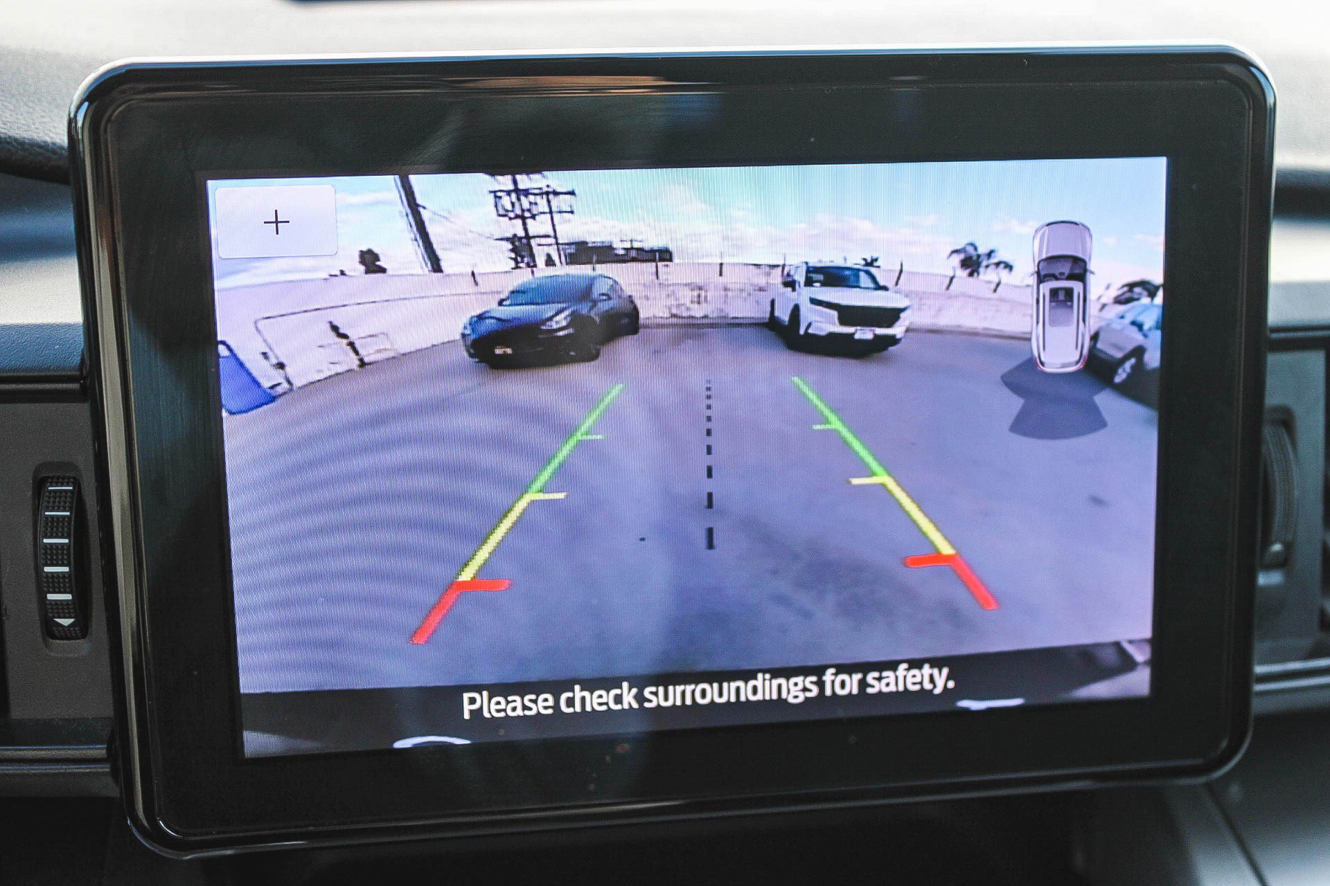 Used 2022 Ford Explorer XLT image 25