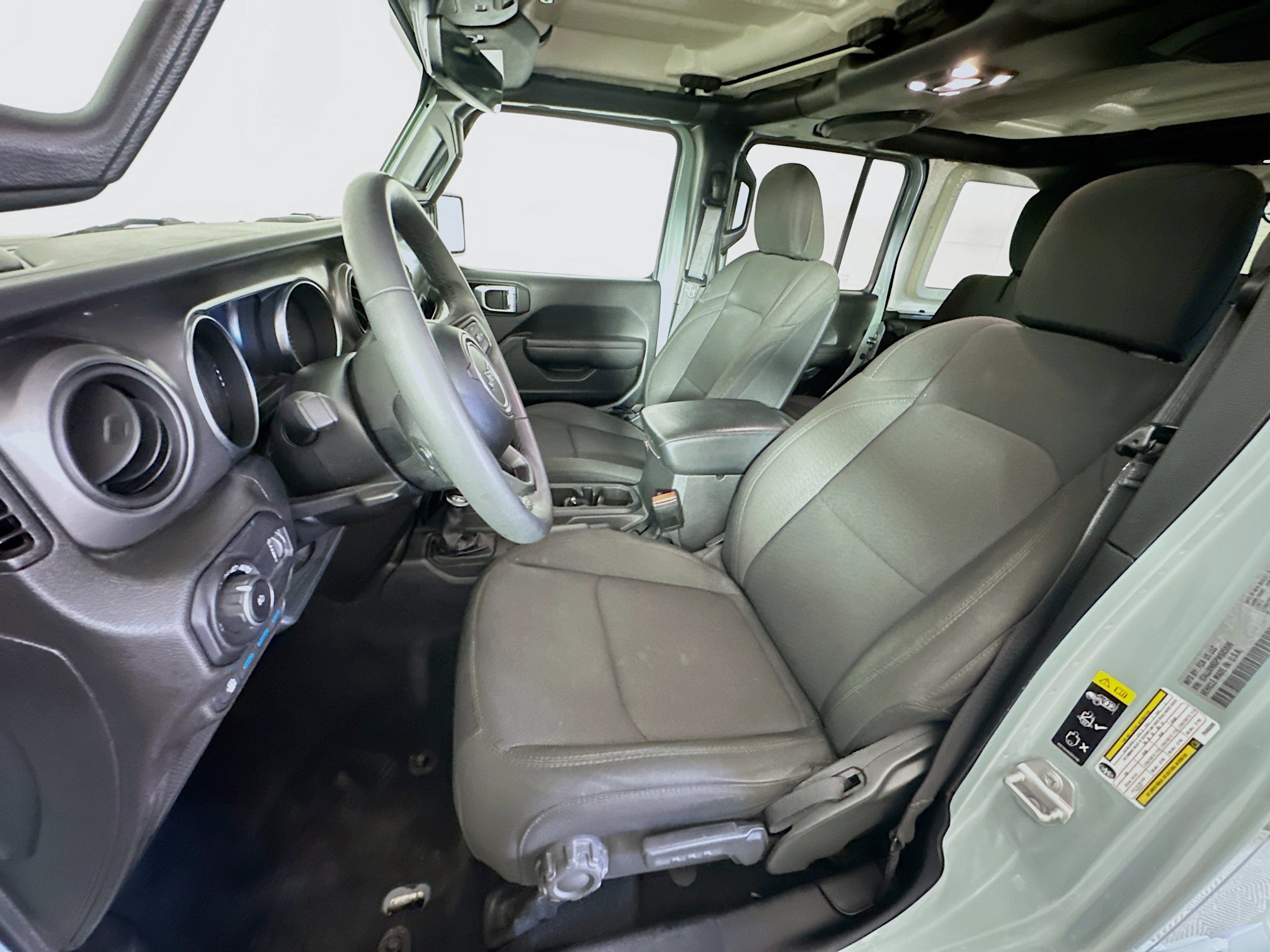 Used 2023 Jeep Wrangler Unlimited AWD/4WD image 13