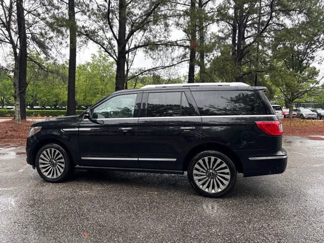 Used 2019 Lincoln Navigator Reserve w/ Cargo Package AWD/4WD image 2