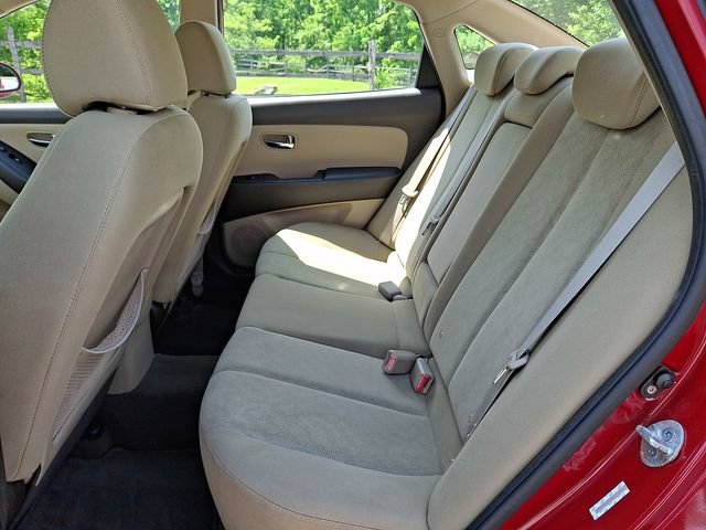 Used 2010 Hyundai Elantra GLS FWD image 13