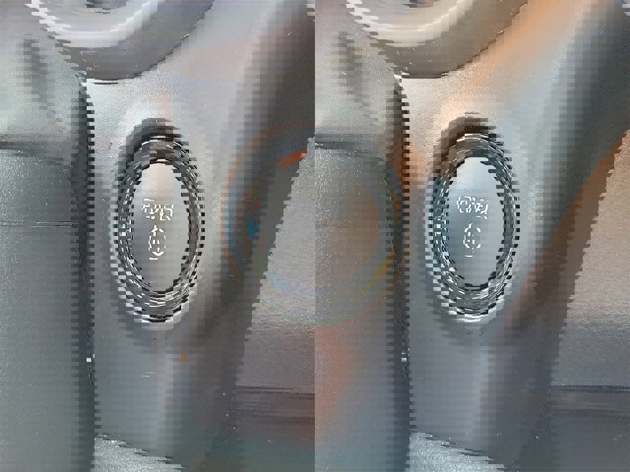 Used 2025 Toyota Sienna XSE w/ XSE Plus Package image 33