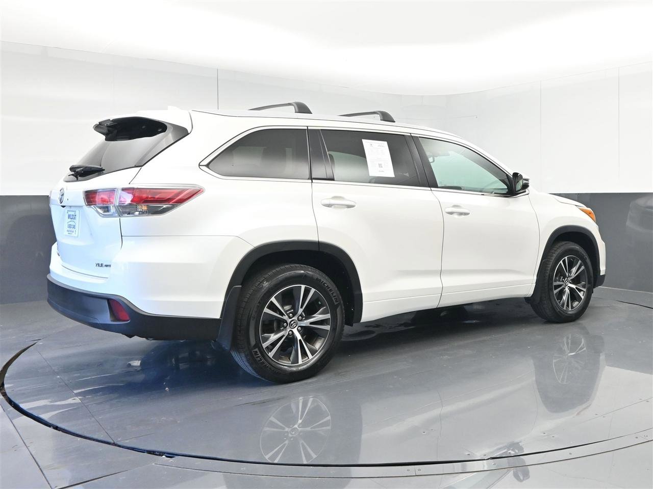 Used 2016 Toyota Highlander XLE AWD/4WD image 5