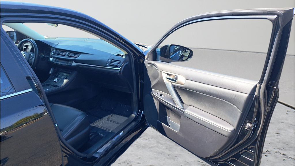 Used 2014 Lexus CT 200h FWD image 13