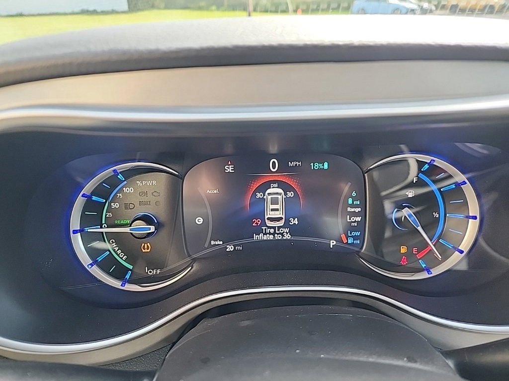 Used 2023 Chrysler Pacifica Limited w/ S Appearance Package image 22