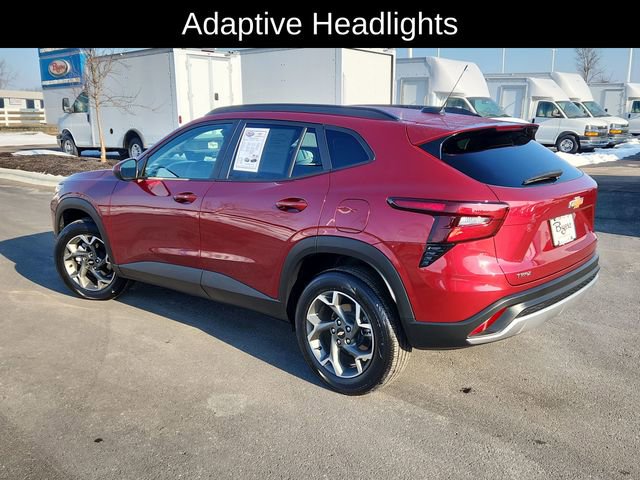 Used 2025 Chevrolet Trax LT w/ LT Convenience Package image 5