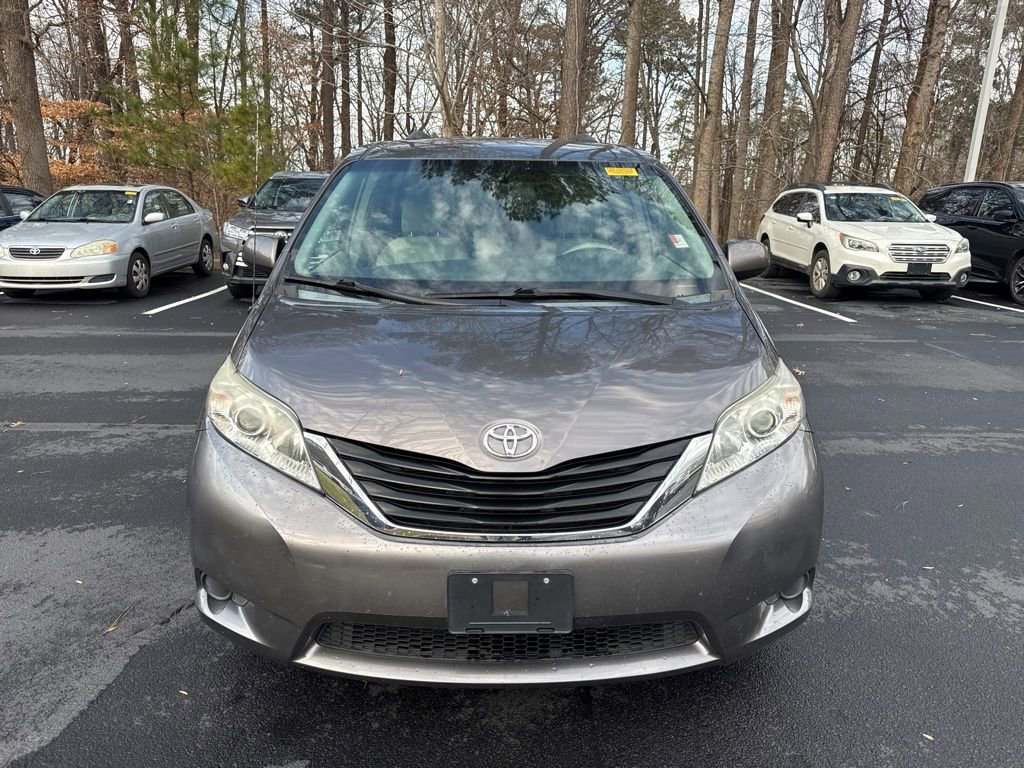 Used 2014 Toyota Sienna LE image 11