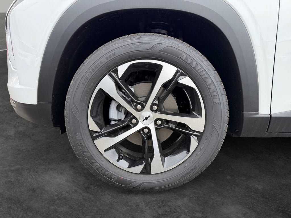 New 2026 Chevrolet Trax RS w/ Driver Confidence Package FWD image 4