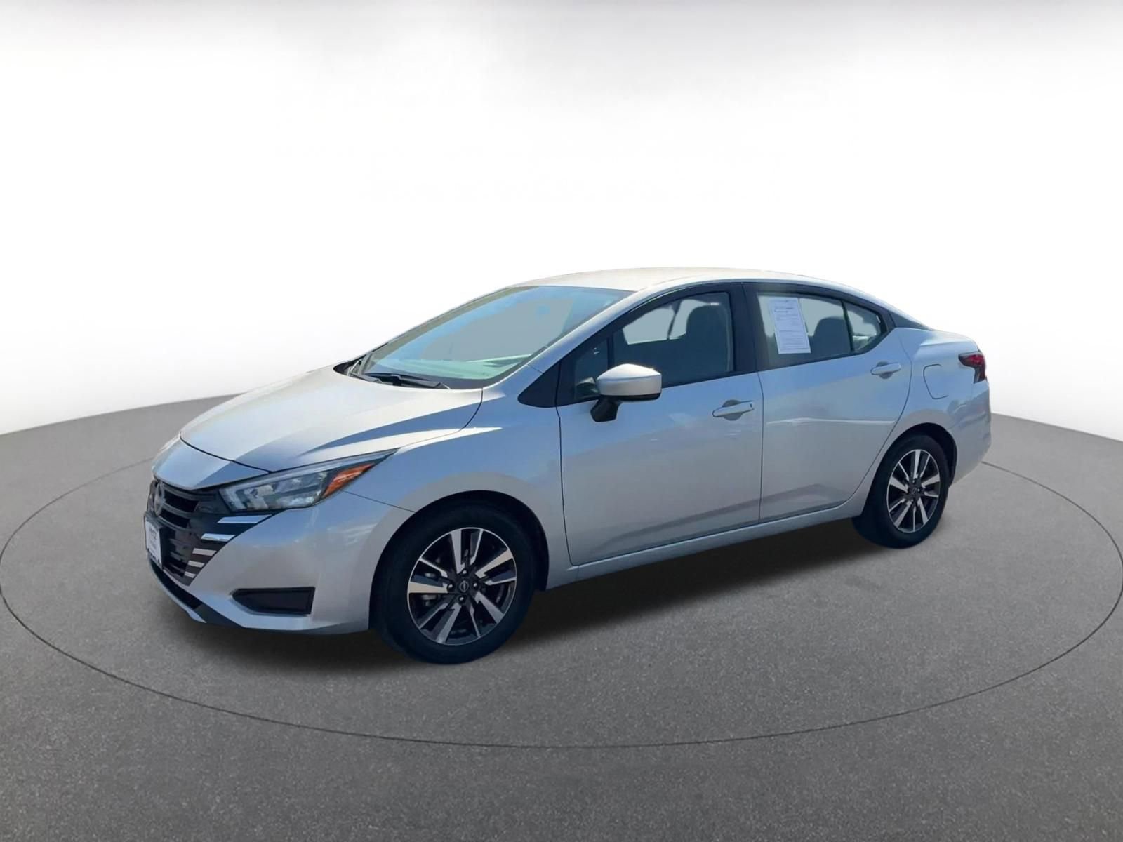 Used 2025 Nissan Versa SV image 8