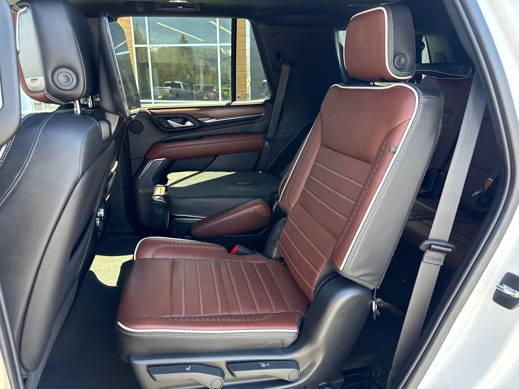 Used 2024 GMC Yukon Denali Ultimate AWD/4WD image 10