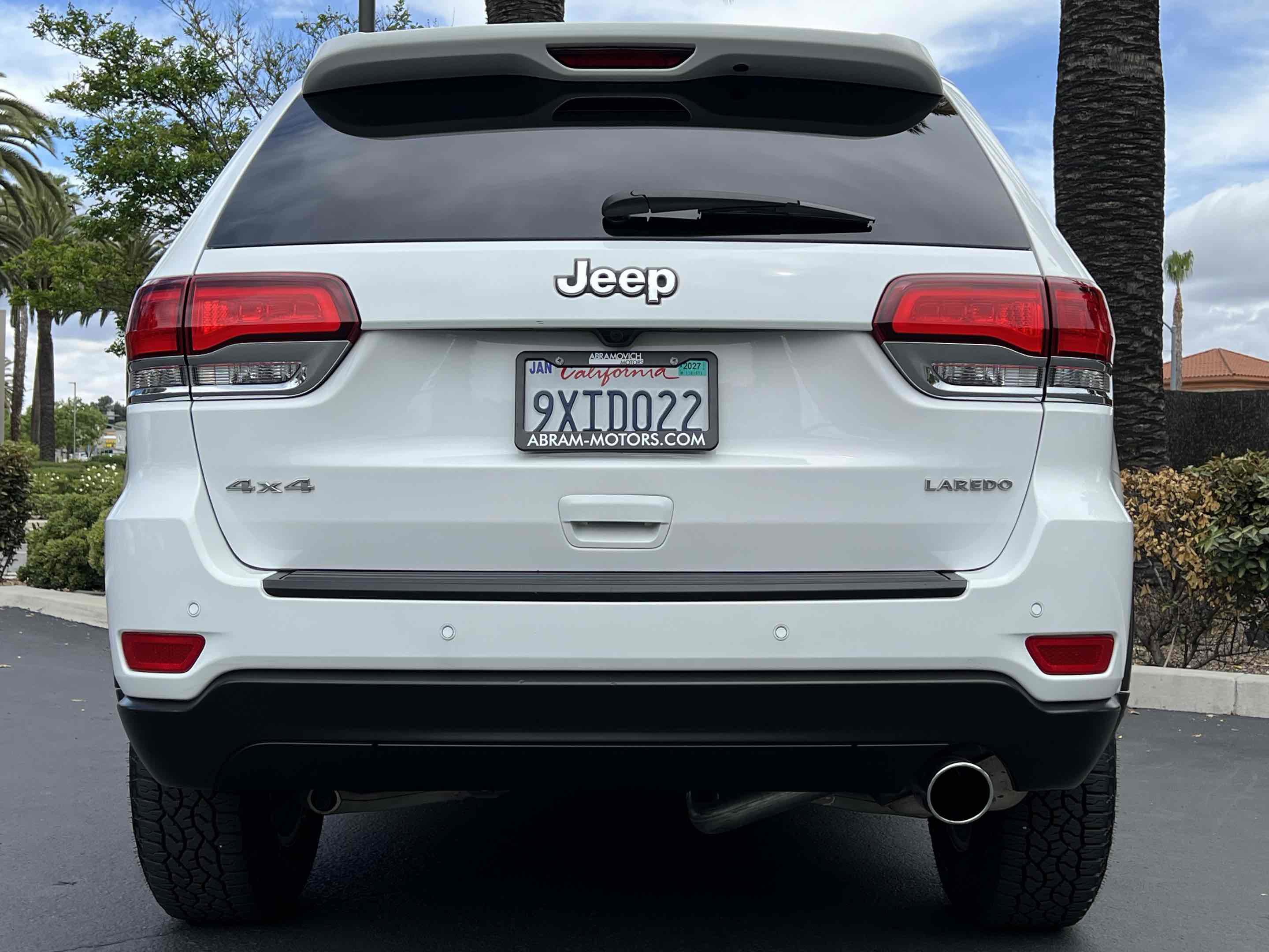 Used 2020 Jeep Grand Cherokee Laredo image 11