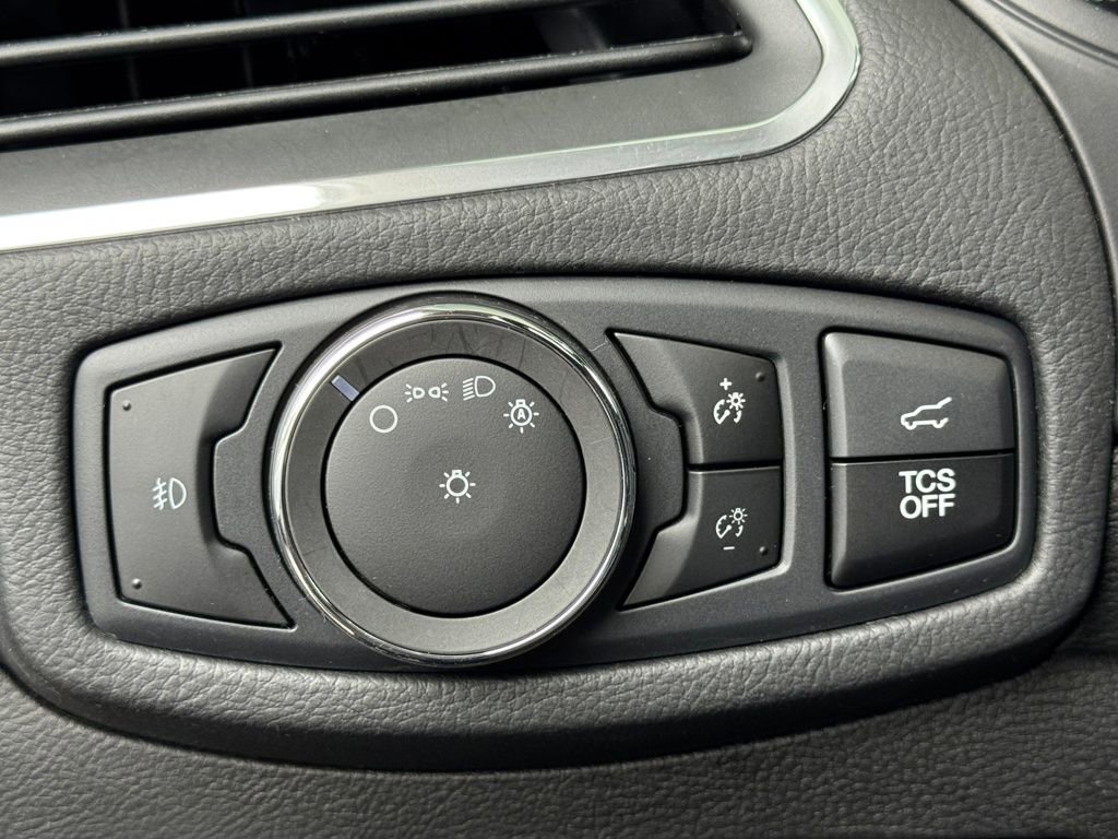 Used 2023 Ford Edge Titanium AWD/4WD image 18