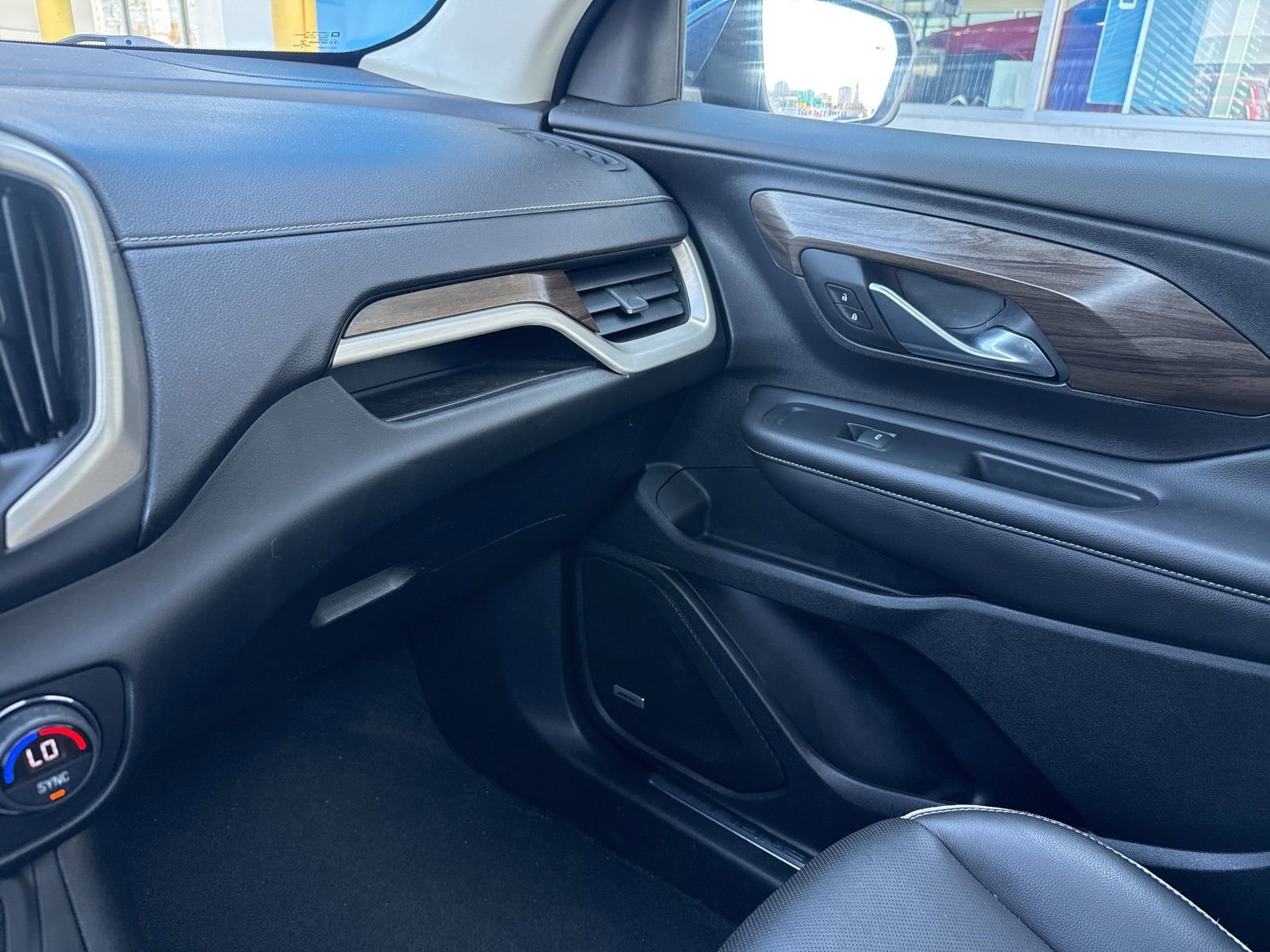 Used 2018 GMC Terrain Denali w/ Comfort Package image 24