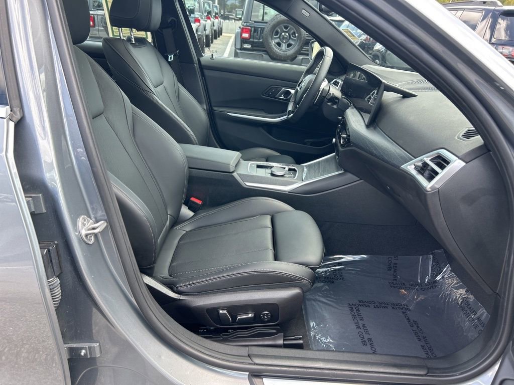 Used 2025 BMW 330i xDrive Sedan w/ Convenience Package image 22